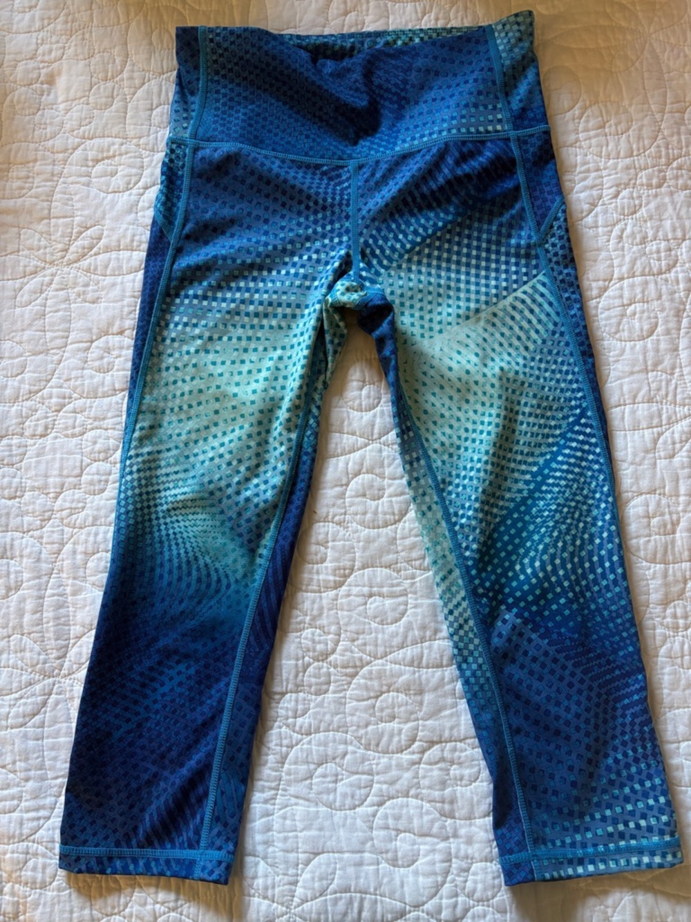 GAP Women’s Blue & Teal Patterned Capris